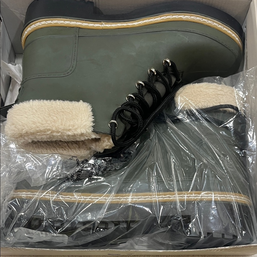 Marc Fisher Olive Green Sherpa-Lined Lace-Up Winter Boots
